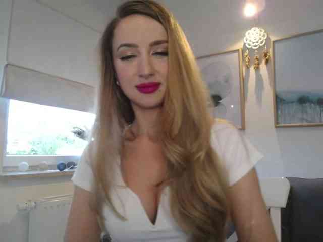 JulietteGlow webcam