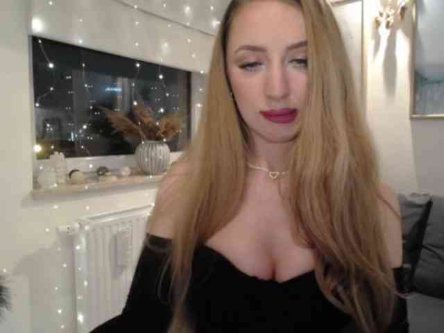 JulietteGlow webcam