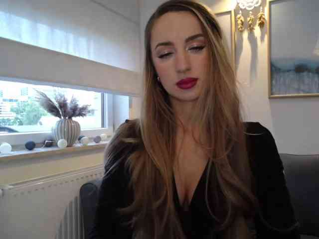 JulietteGlow webcam