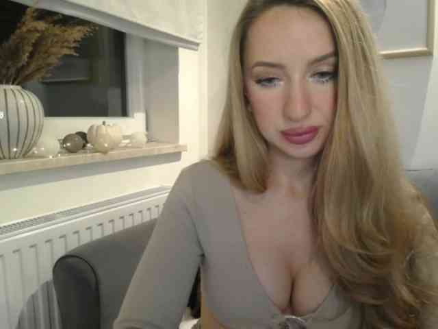 JulietteGlow webcam