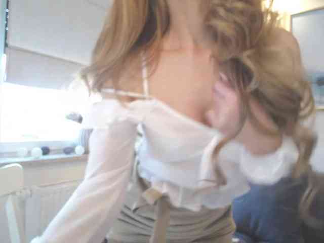 JulietteGlow webcam