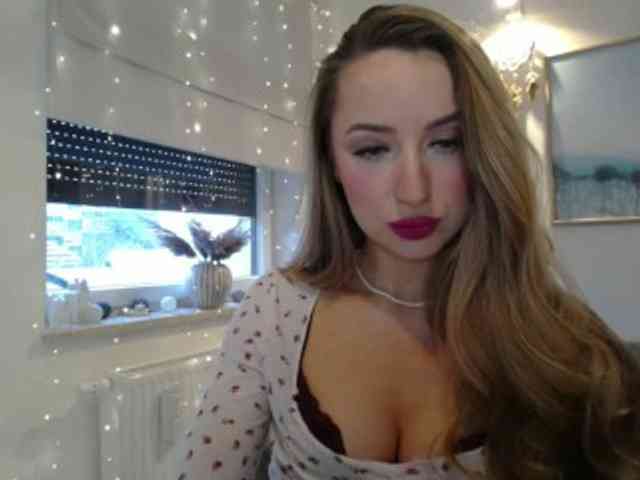 JulietteGlow webcam
