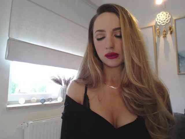 JulietteGlow webcam