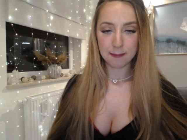 JulietteGlow webcam