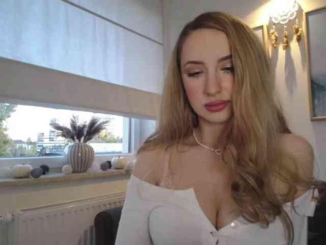 JulietteGlow webcam
