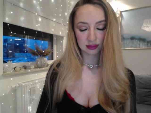 JulietteGlow webcam