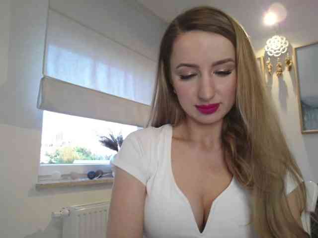 JulietteGlow webcam