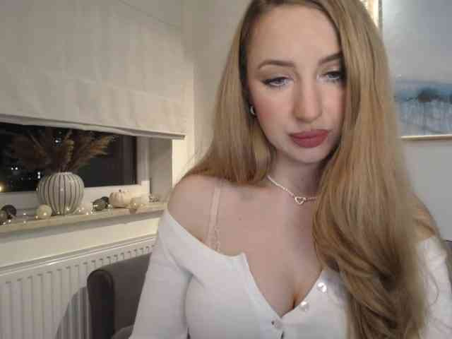 JulietteGlow webcam