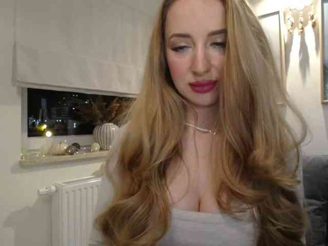 JulietteGlow webcam