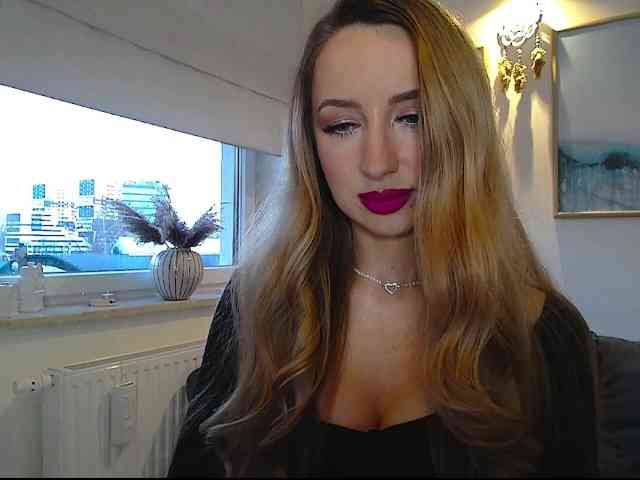 JulietteGlow webcam