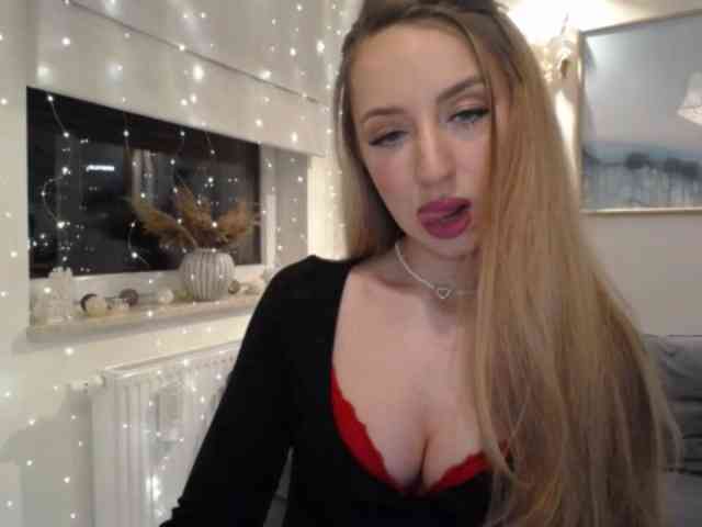 JulietteGlow webcam