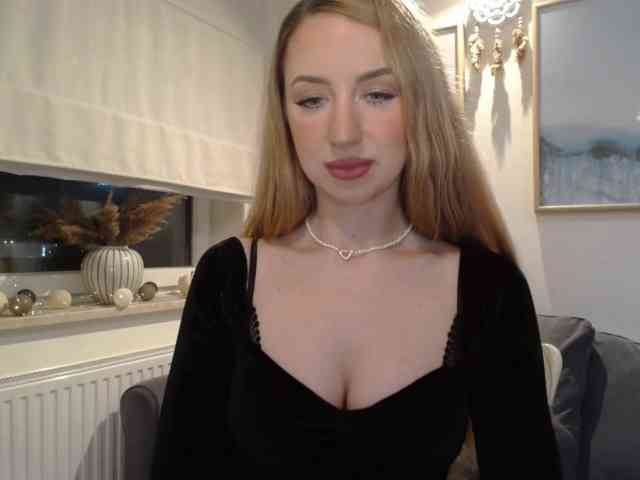 JulietteGlow webcam