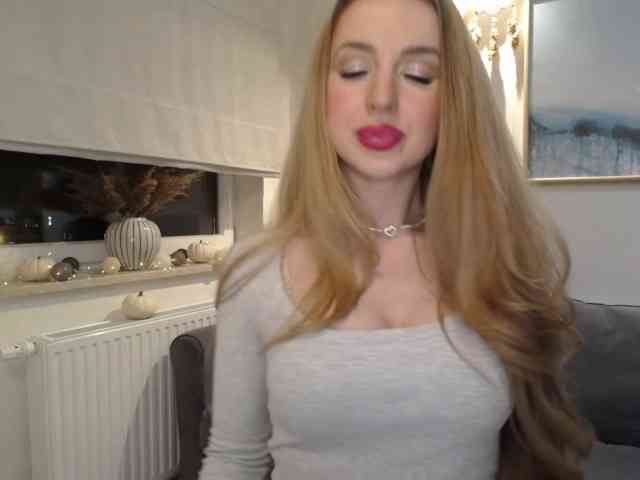 JulietteGlow webcam