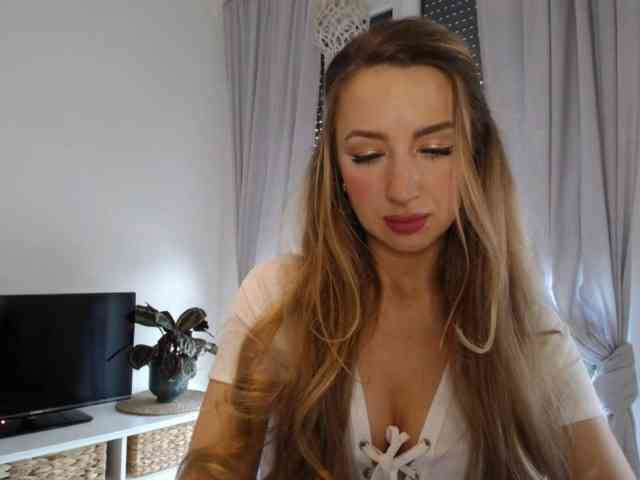 JulietteGlow webcam