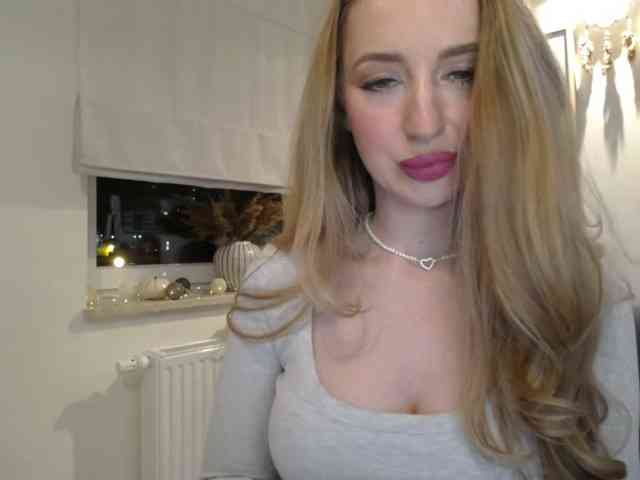 JulietteGlow webcam