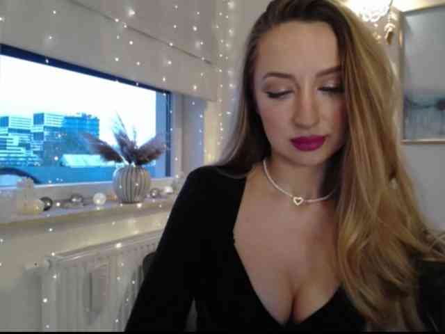 JulietteGlow webcam