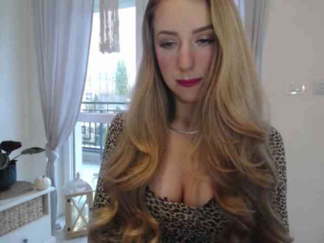 JulietteGlow webcam