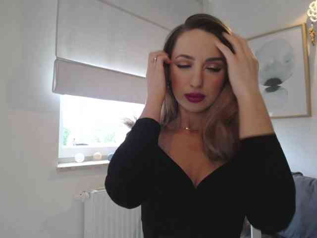JulietteGlow webcam