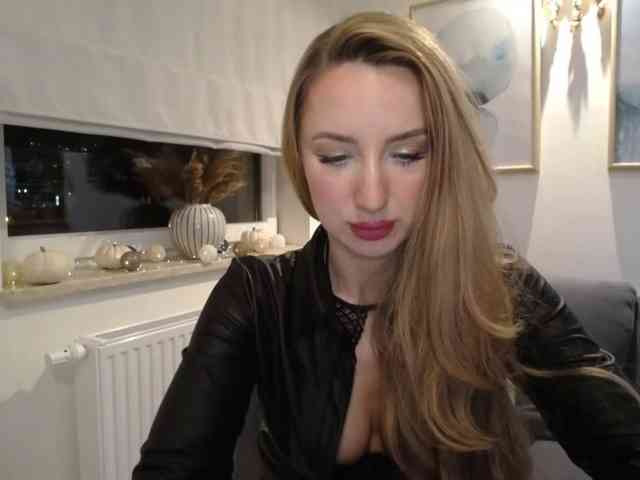 JulietteGlow webcam