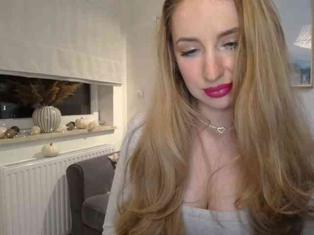 JulietteGlow webcam
