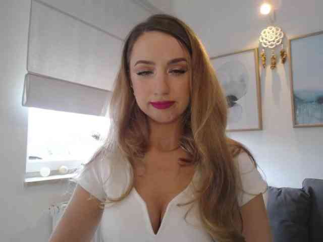 JulietteGlow webcam