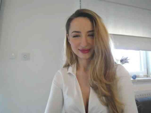 JulietteGlow webcam