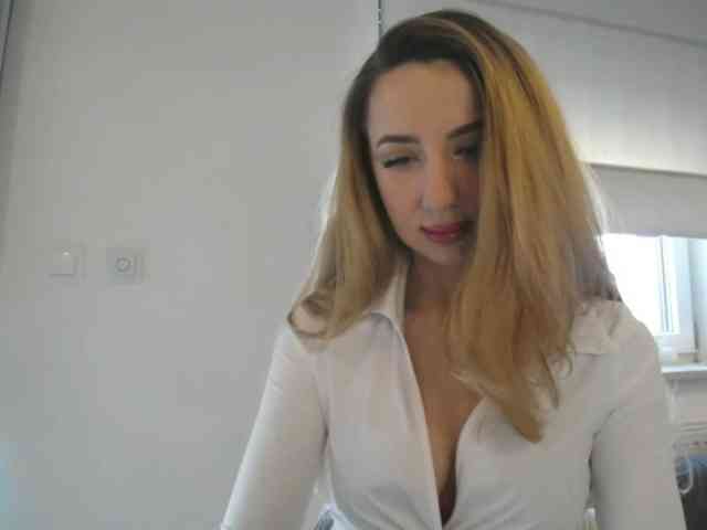 JulietteGlow webcam