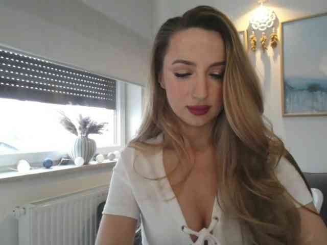 JulietteGlow webcam