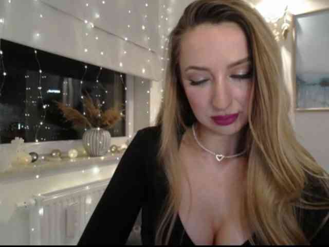 JulietteGlow webcam