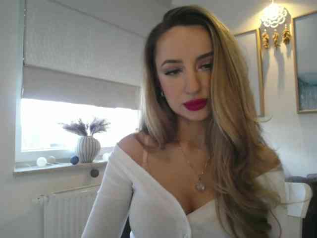 JulietteGlow webcam
