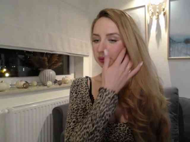 JulietteGlow webcam