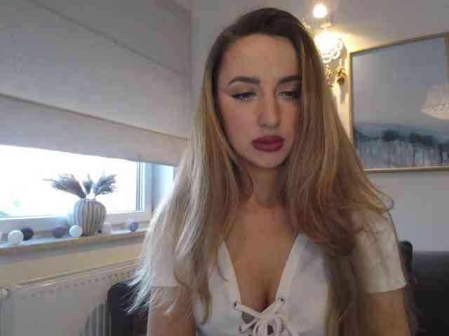 JulietteGlow webcam