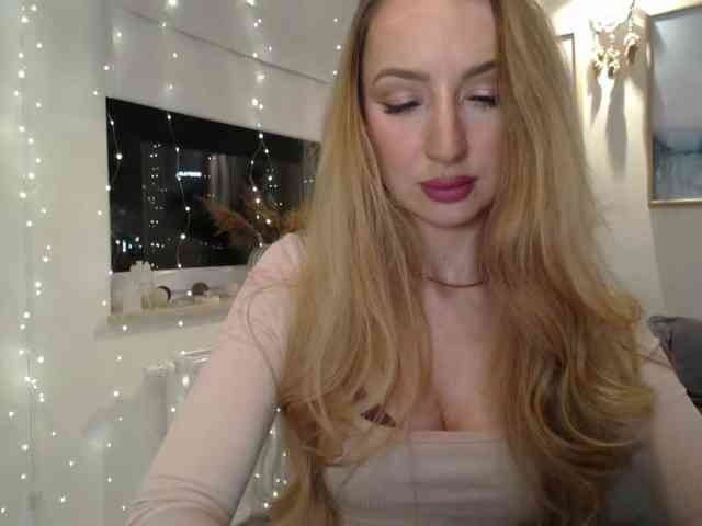 JulietteGlow webcam