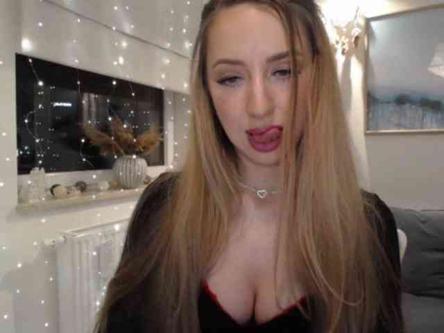 JulietteGlow webcam
