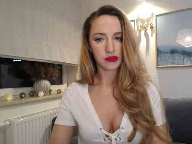 JulietteGlow webcam