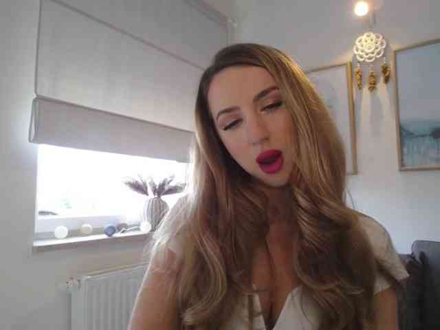 JulietteGlow webcam