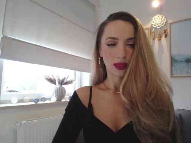JulietteGlow webcam