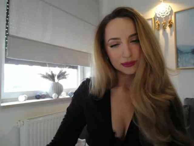 JulietteGlow webcam