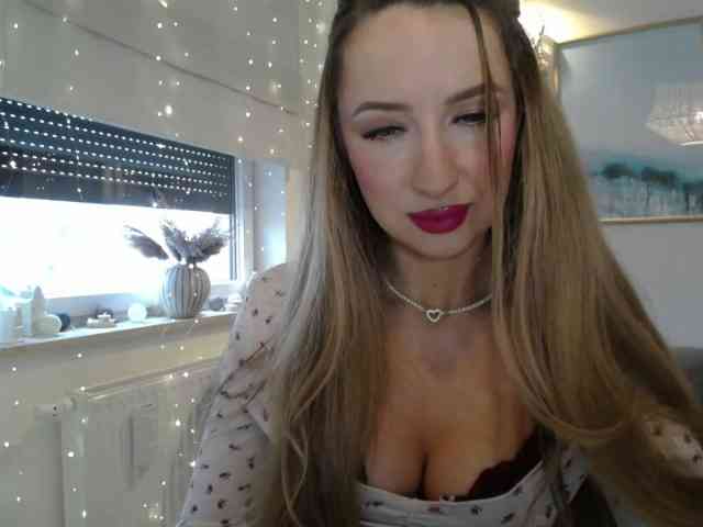 JulietteGlow webcam