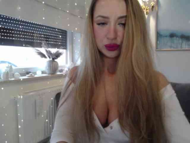 JulietteGlow webcam