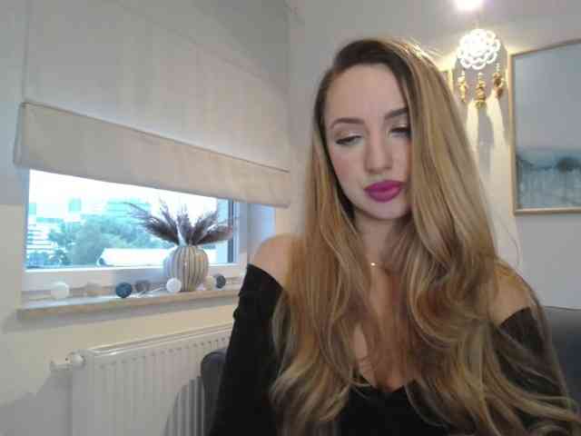 JulietteGlow webcam