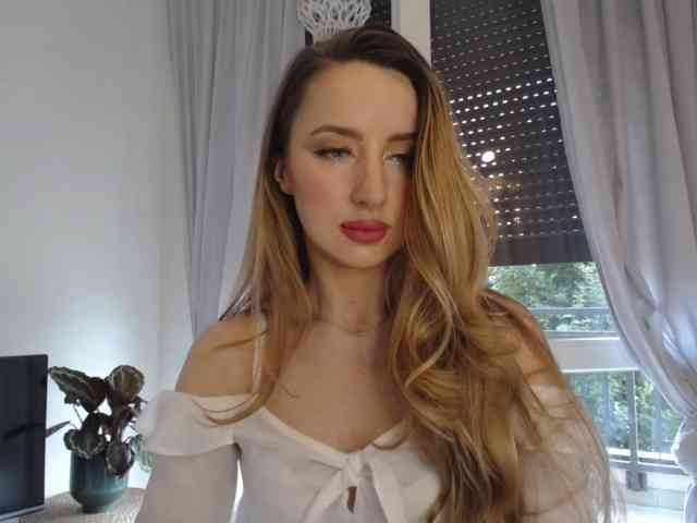 JulietteGlow webcam