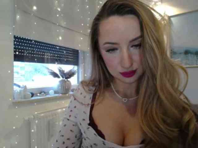 JulietteGlow webcam