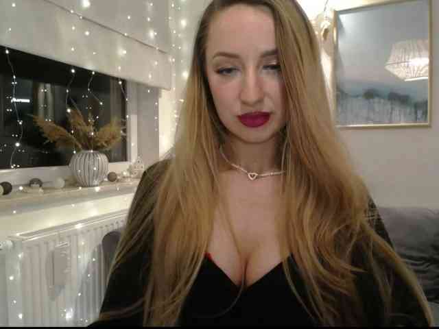 JulietteGlow webcam