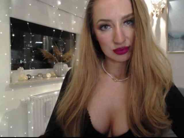 JulietteGlow webcam