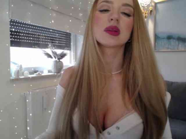 JulietteGlow webcam