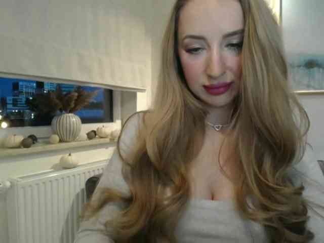 JulietteGlow webcam