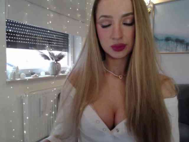 JulietteGlow webcam