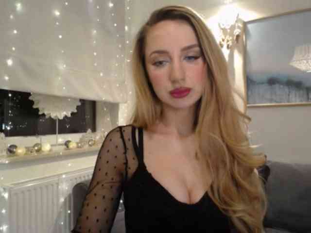 JulietteGlow webcam