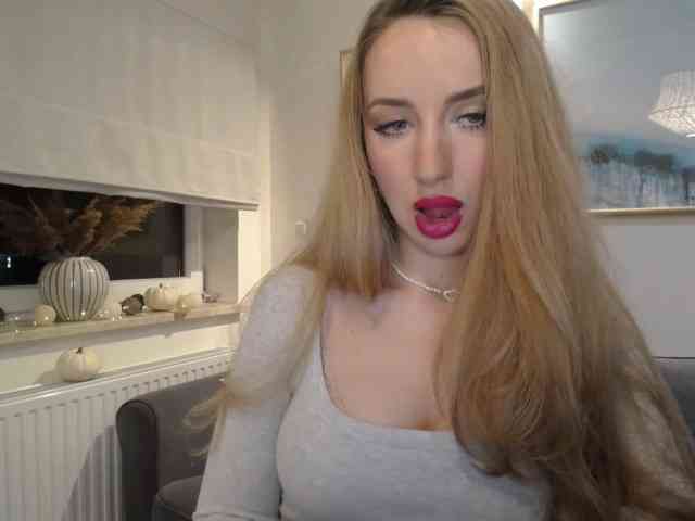 JulietteGlow webcam